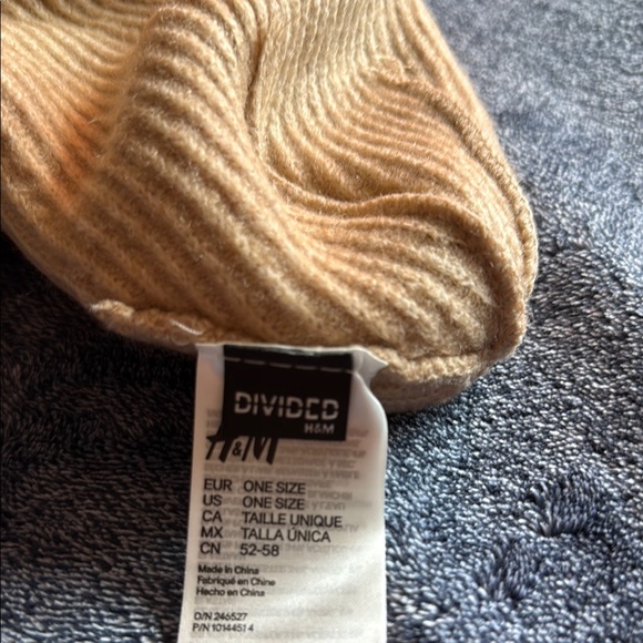 H&M Tan Ribbed Beanie - Picture 2 of 2